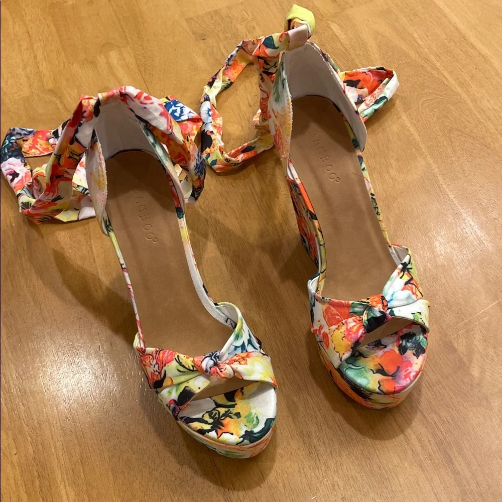 Bamboo Floral Choice-63 Peep Toe Women's Espadrille Wrap Around Wedges Size 7.5